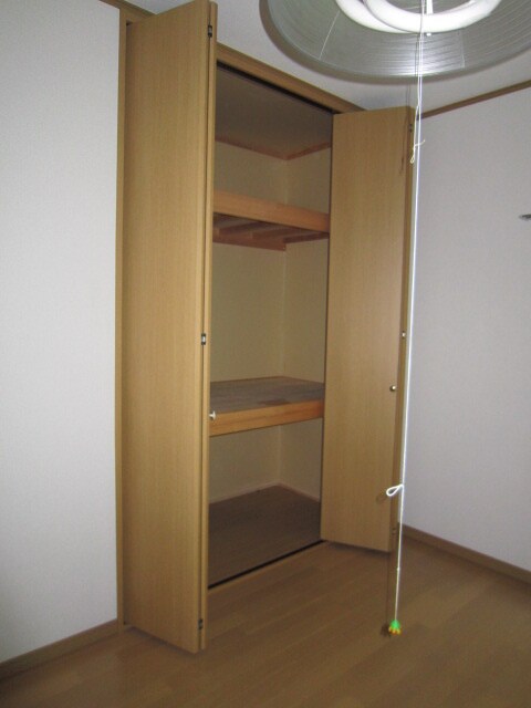 物件内観写真10　(収納)