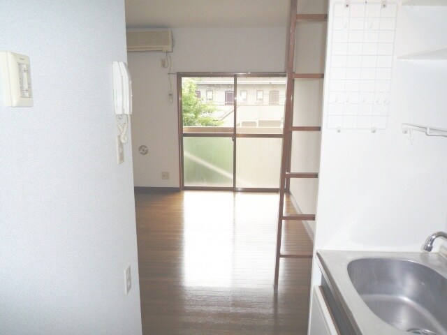 物件内観写真4　(居室)