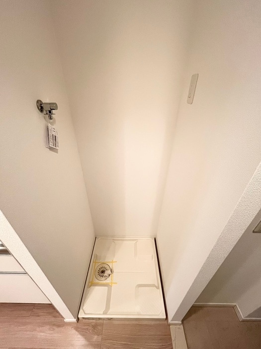 物件内観写真12　(洗濯機置場)