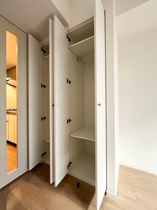 物件内観写真13　(収納)