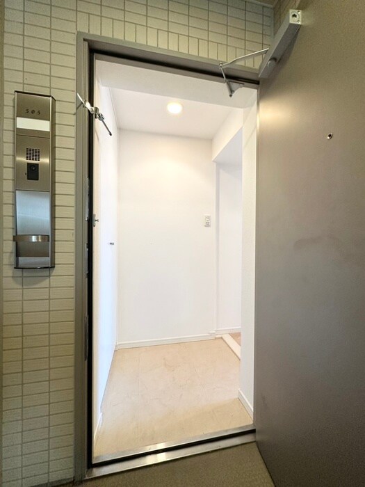 物件内観写真17　(玄関)