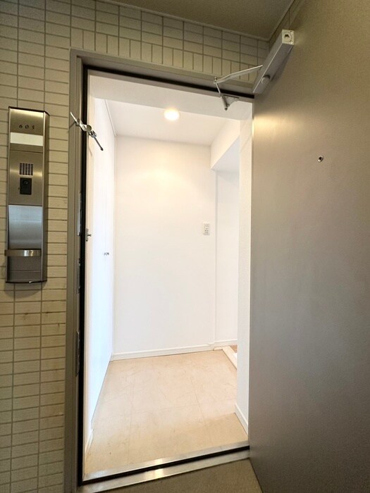 物件内観写真17　(玄関)