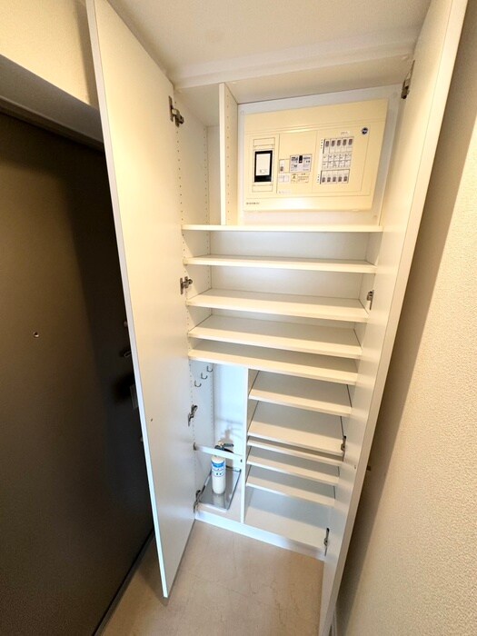 物件内観写真18　(靴箱)