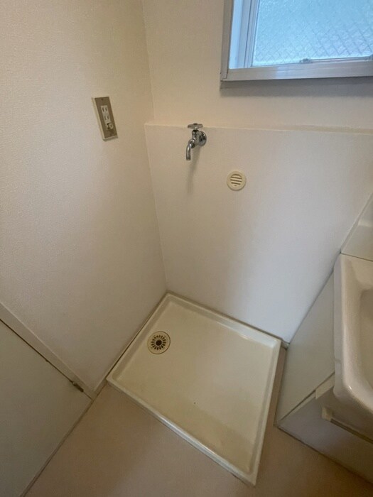 物件内観写真15　(洗濯機置場)