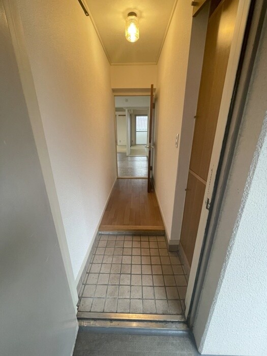 物件内観写真19　(玄関)