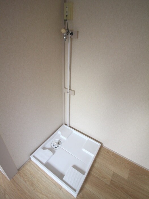 物件内観写真11　(洗濯機置場)