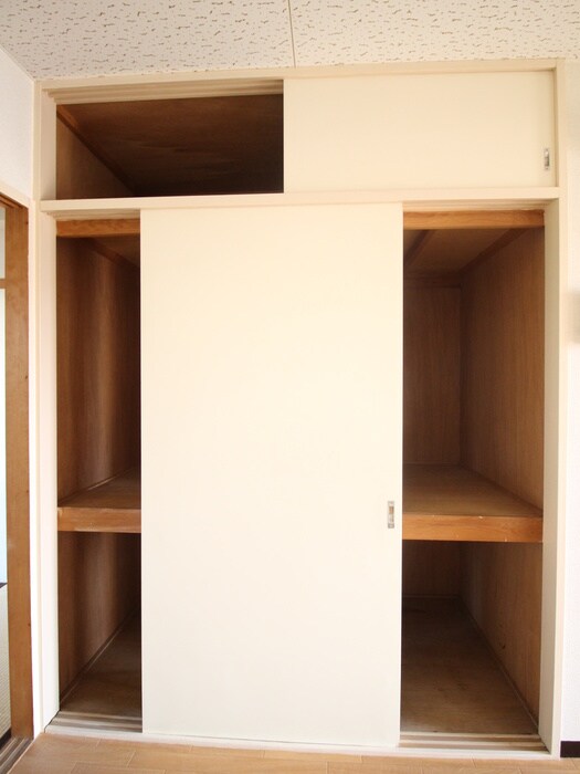 物件内観写真12　(収納)