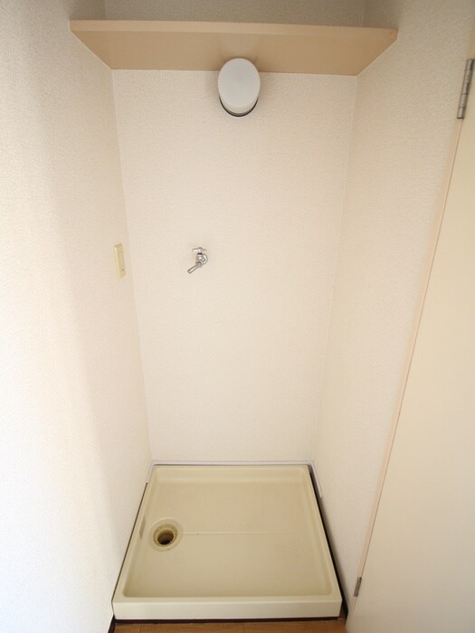 物件内観写真17　(洗濯機置場)