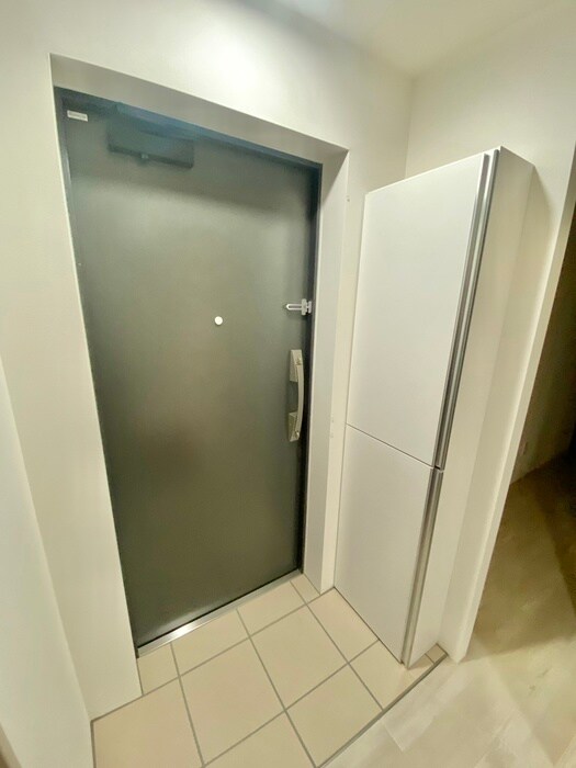 物件内観写真16　(玄関)