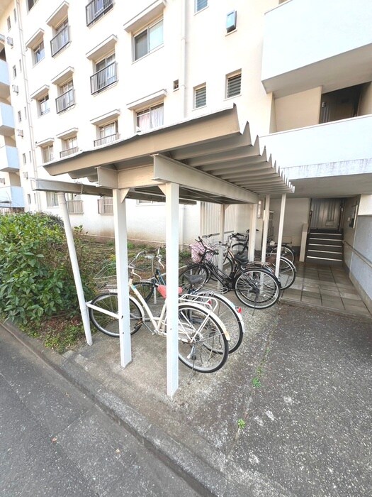 物件外観写真3　(駐輪場)