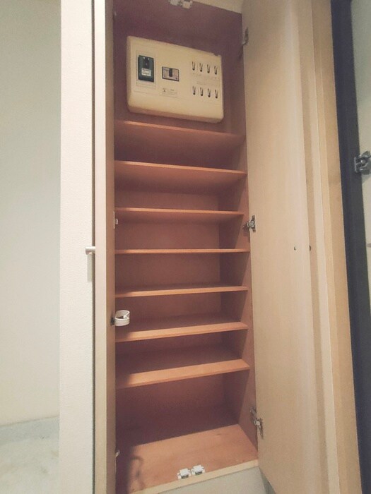 物件内観写真11　(靴箱)