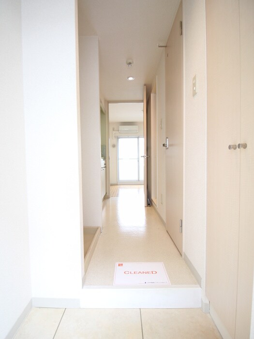 物件内観写真12　(玄関)