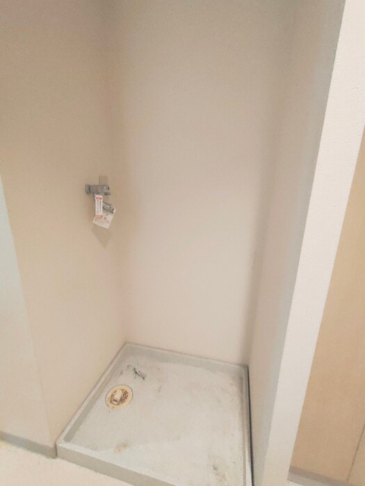 物件内観写真16　(洗濯機置場)