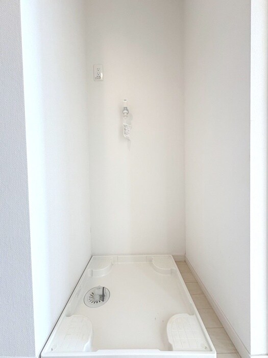 物件内観写真12　(洗濯機置場)