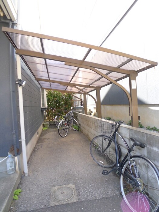 物件外観写真3　(駐輪場)