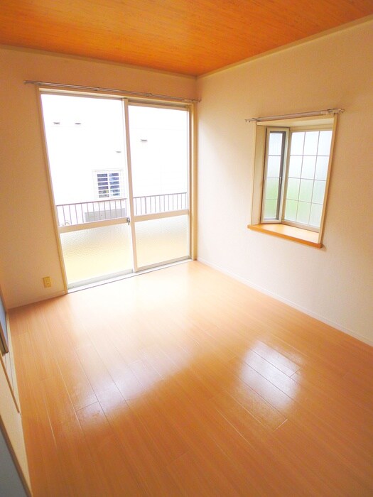 物件内観写真20　(室内からの展望)