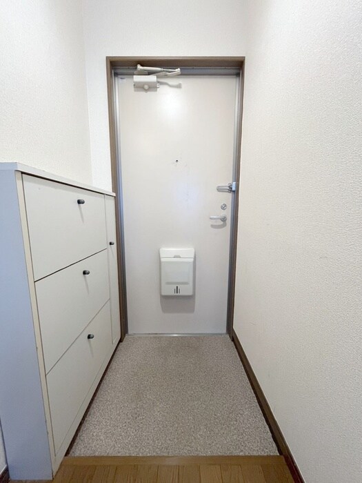 物件内観写真16　(玄関)