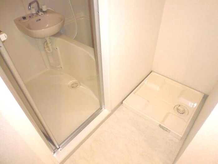 物件内観写真11　(洗濯機置場)