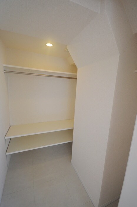 物件内観写真12　(収納)