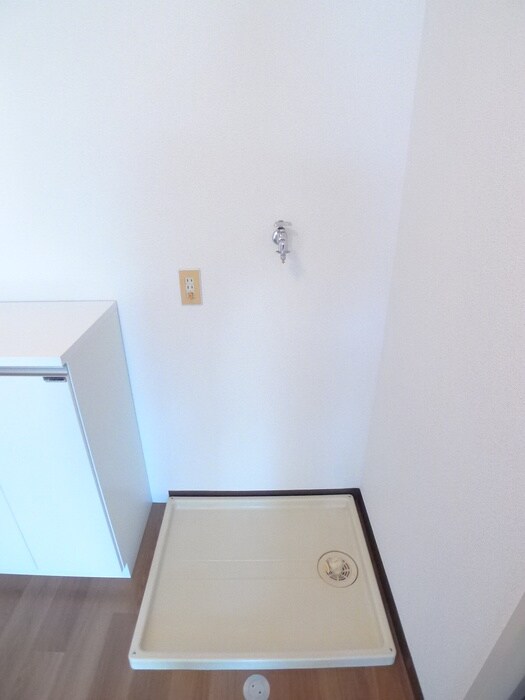 物件内観写真15　(洗濯機置場)