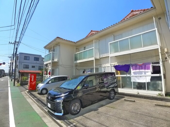 物件外観写真6　(駐車場)