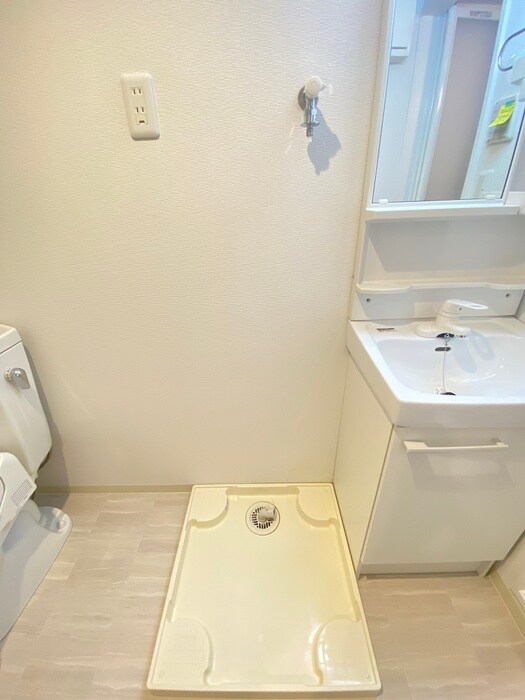 物件内観写真18　(洗濯機置場)