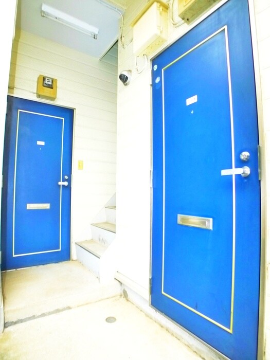 物件外観写真3　(エントランス部分)