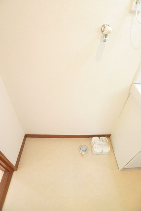 物件内観写真13　(洗濯機置場)