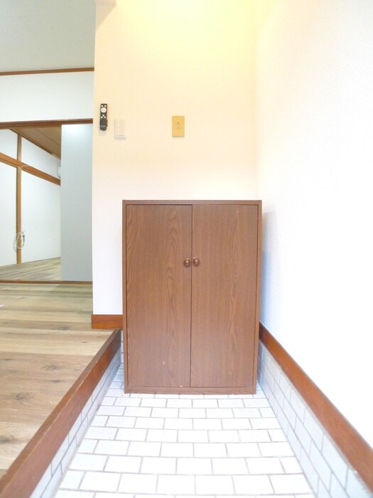 物件内観写真16　(玄関)