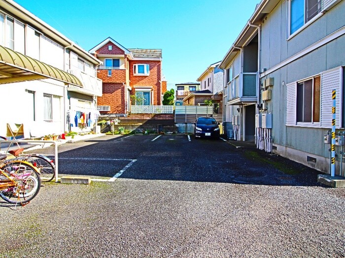 物件外観写真6　(駐車場)