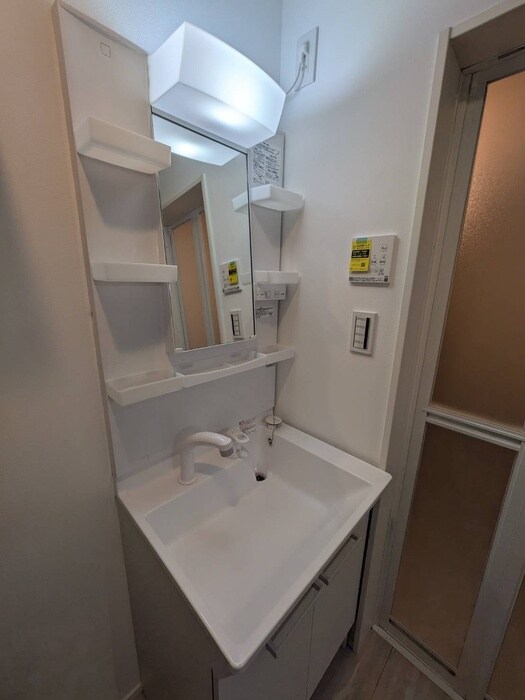 物件内観写真8　(洗面)