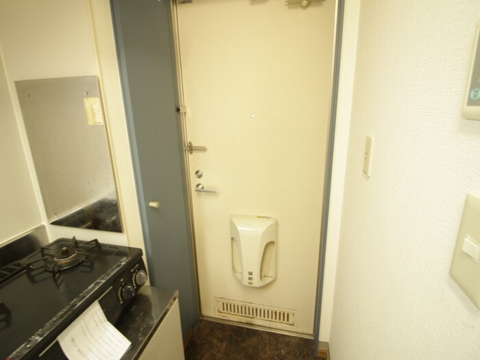 物件内観写真18　(玄関)