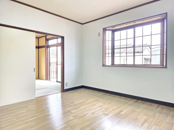 物件内観写真8　(室内からの展望)