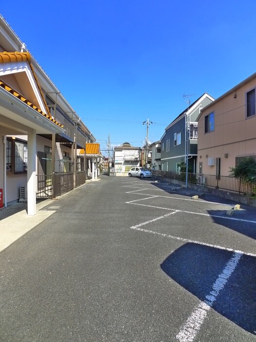 物件外観写真3　(駐車場)