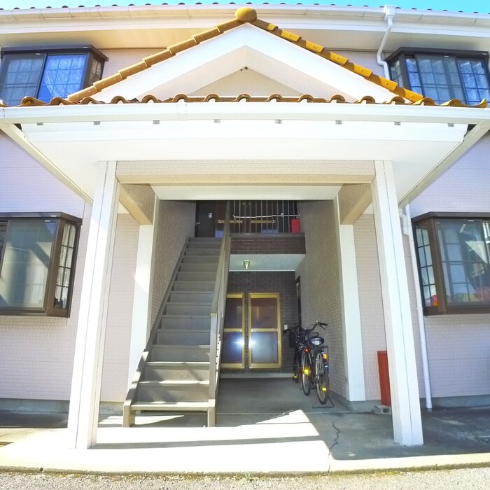 物件外観写真4　(エントランス部分)