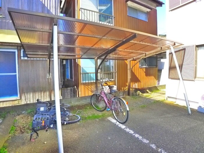 物件外観写真5　(駐輪場)