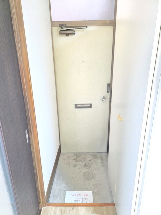 物件内観写真11　(玄関)