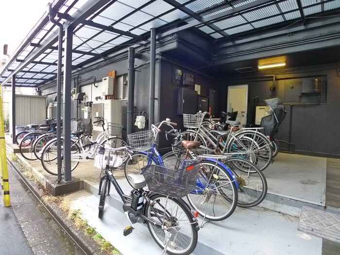 物件外観写真3　(駐輪場)