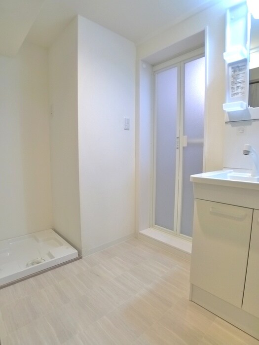 物件内観写真12　(洗濯機置場)