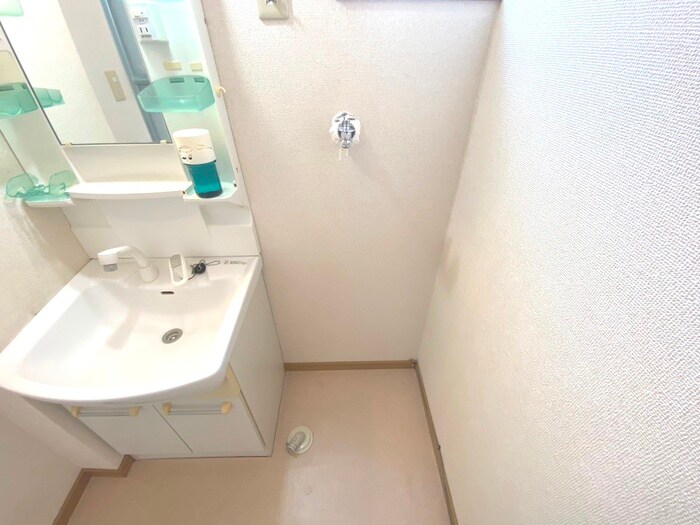 物件内観写真15　(洗濯機置場)