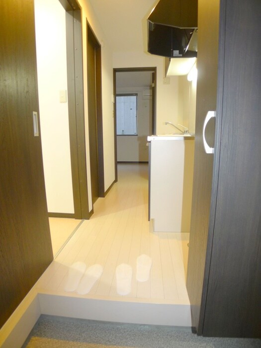 物件内観写真16　(廊下)