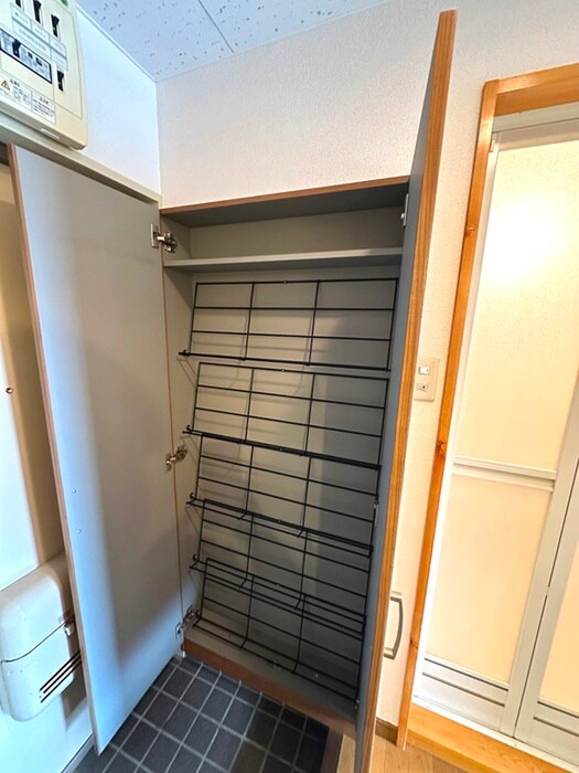 物件内観写真15　(靴箱)