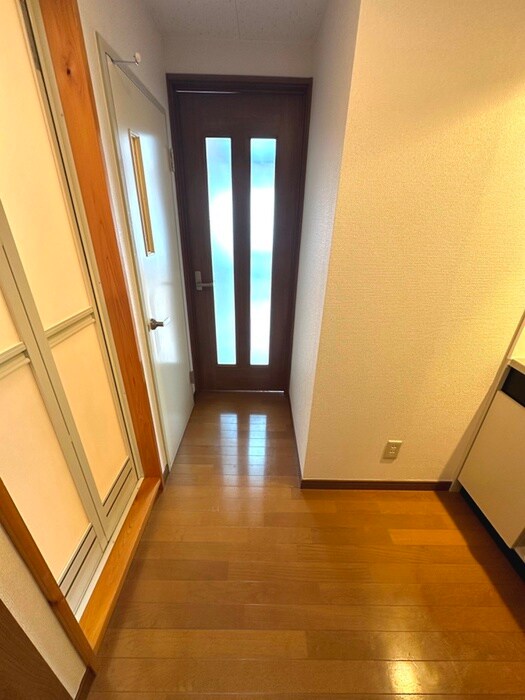 物件内観写真16　(廊下)