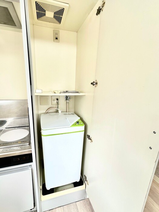 物件内観写真8　(洗濯機置場)