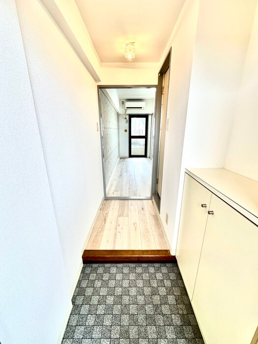 物件内観写真13　(玄関)