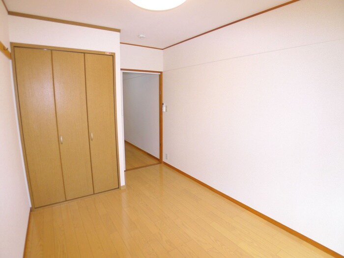 物件内観写真5　(居室)