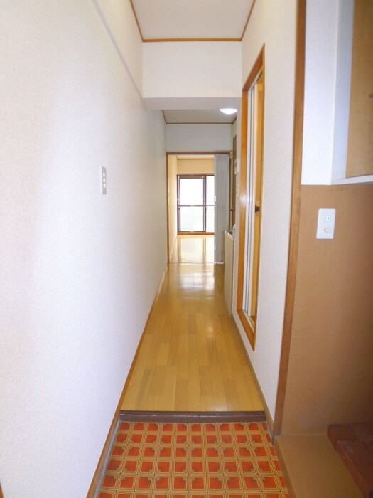 物件内観写真13　(玄関)