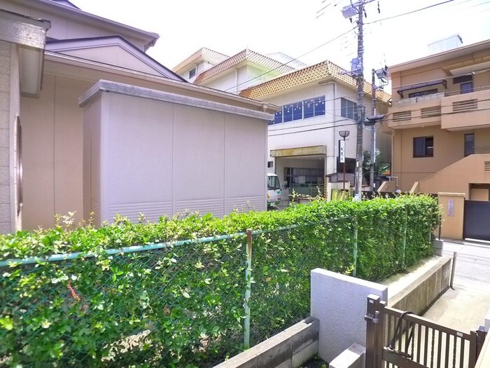 物件内観写真15　(室内からの展望)