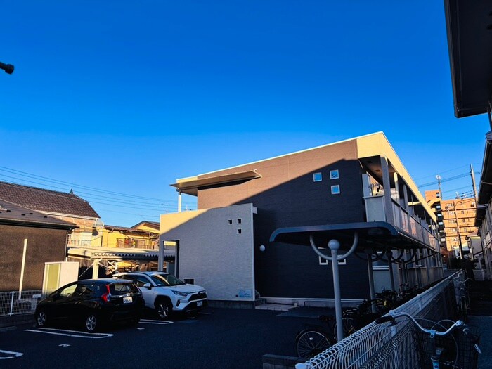 物件外観写真2　(駐車場)