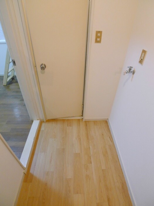 物件内観写真10　(洗濯機置場)